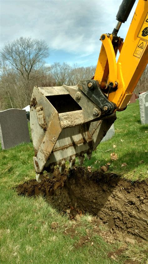 cemetery bucket for mini excavator|WERK.